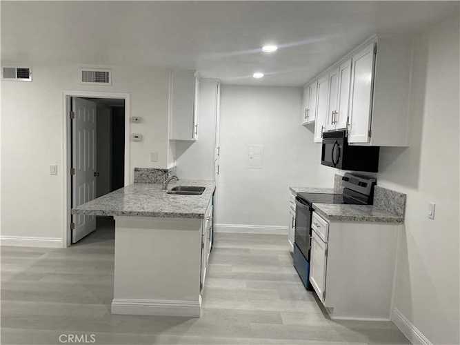 23515 164 Lyons Ave #164 Valencia, CA 91355