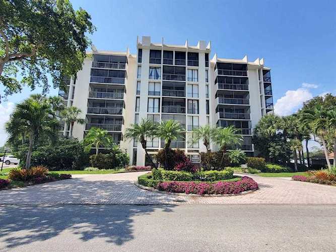 1524 Bridgewood Drive Boca Raton, FL 33434