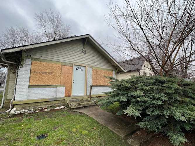 1057 N Warman Ave Indianapolis, IN 46222 | MLS 21911946 Photo 1