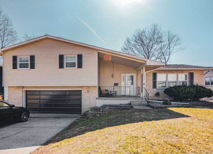 543 Shadow Ln Decatur, IL 62526