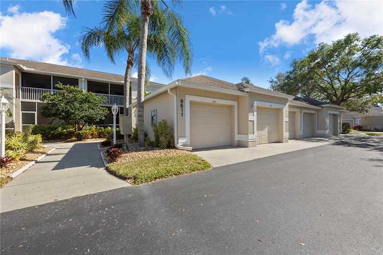 9611 Castle Point Dr #915 Sarasota, FL 34238