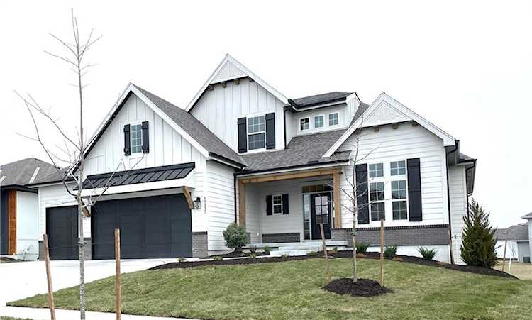 17337 Gillette St Overland Park, KS 66221