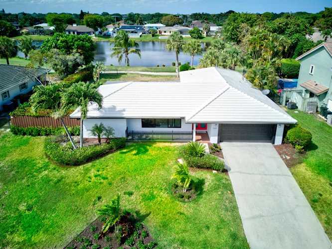 3201 Lakeview Drive Delray Beach, FL 33445
