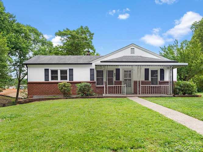 44 Cherokee Rd Asheville, NC 28806
