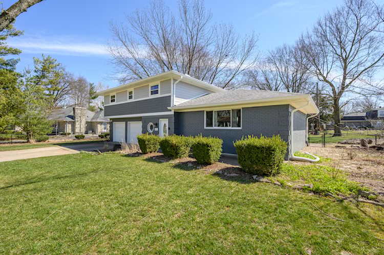 677 Hillcrest Dr Greenwood, IN 46142 | MLS 21912342 Photo 1