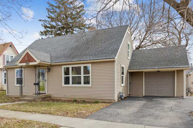236 N Grove St Carpentersville, IL 60110 | MLS 11745394 Photo 1