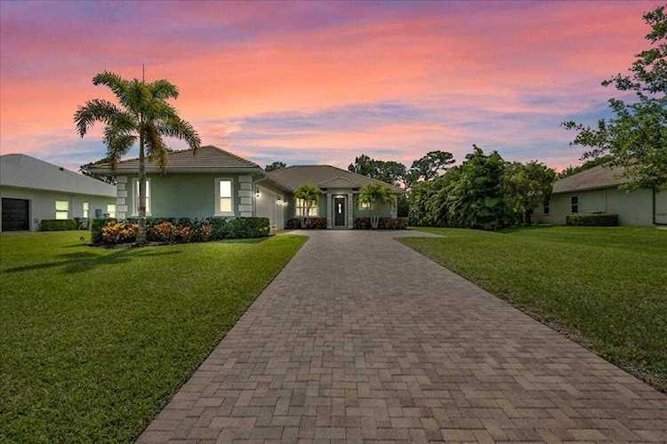 10352 SW Fiddlers Way Palm City, FL 34990