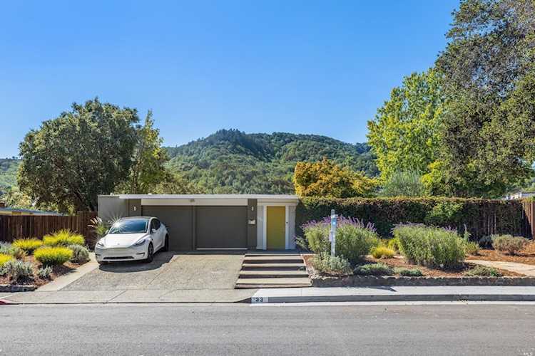 33 Mount Whitney Drive San Rafael, CA 94903