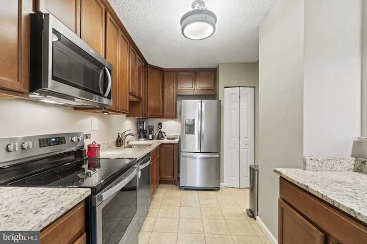 5500 Holmes Run Parkway #402 Alexandria, VA 22304 | MLS VAAX2021782 Photo 1