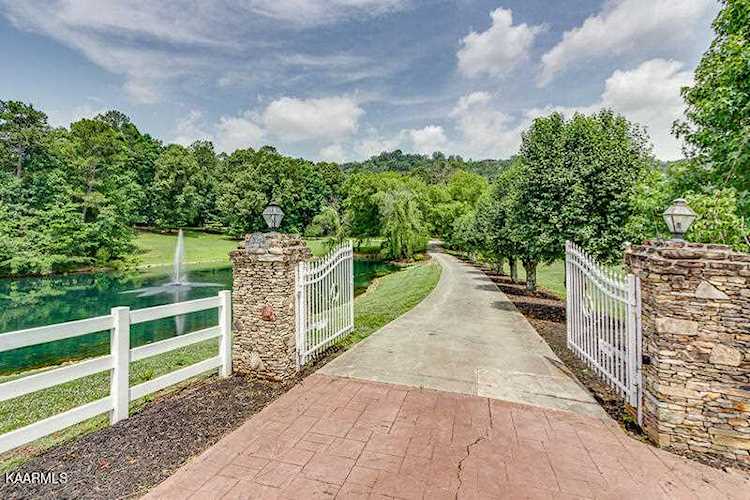 6325 Tazewell Pike Knoxville, TN 37918
