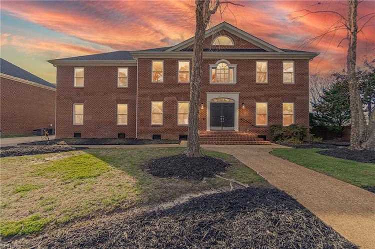 1100 Kingsbury Dr Chesapeake, VA 23322
