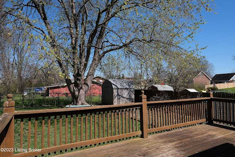 398 Georgia Ave Mt Washington, KY 40047