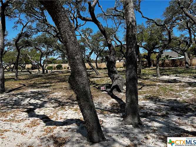 2206 Royal Oaks Trl Fulton, TX 78358