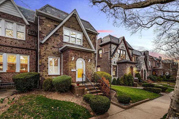 64-82 84th Street Middle Village, NY 11379