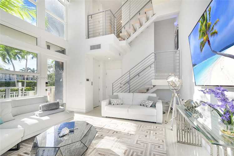 39 N Shore Dr Miami Beach, FL 33141