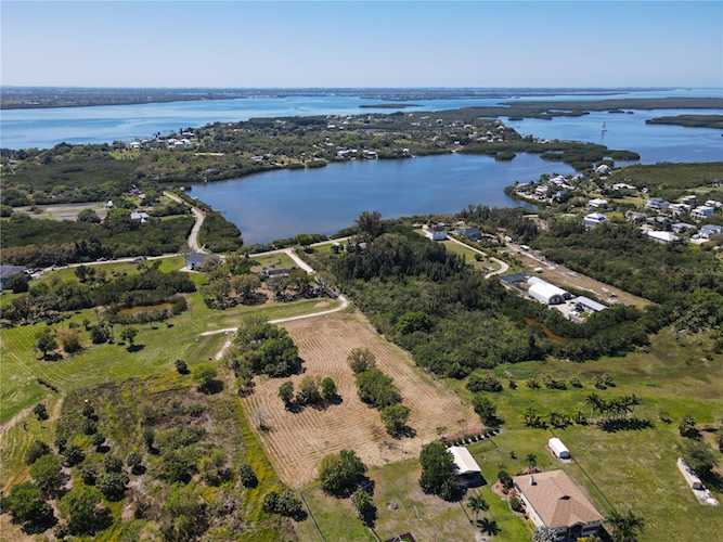 115 Tillett PLACE Terra Ceia Island, FL 34250