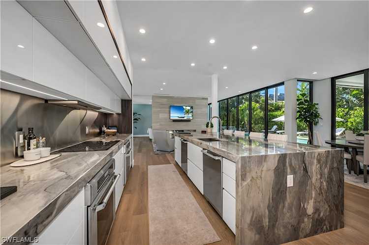 665 Fountainhead Way Naples, FL 34103