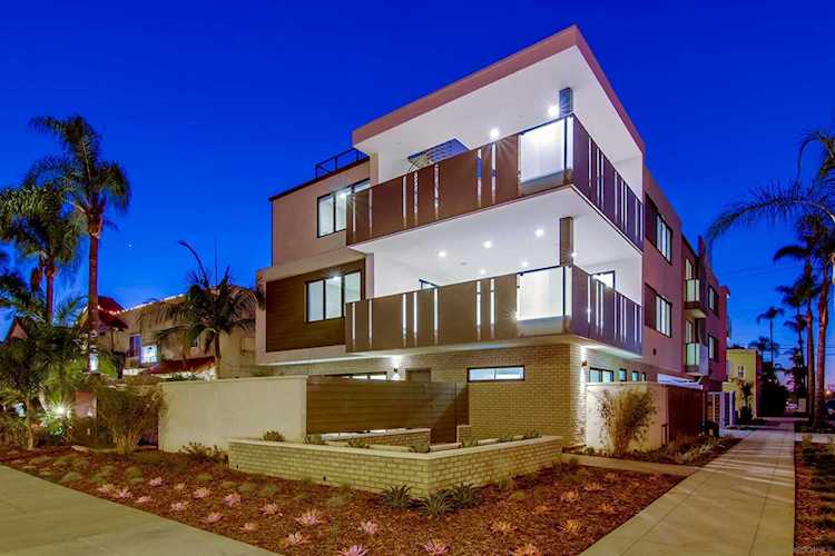 1014 5Th #2A Coronado, CA 92118
