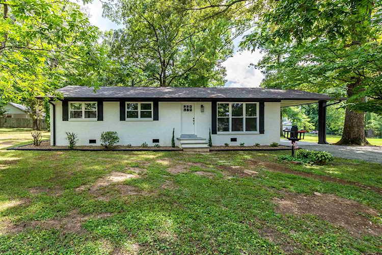 53 N Gerogia Ave Ext. Parsons, TN 38363