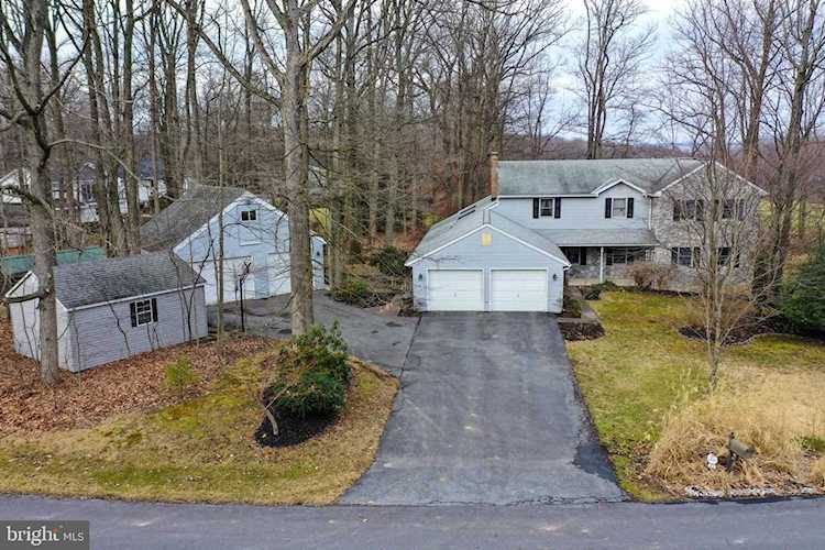 1939 Shady Ln Narvon, PA 17555