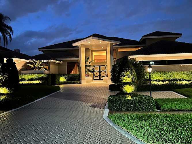 7084 Queenferry Circle Boca Raton, FL 33496 | MLS R10876967 Photo 1