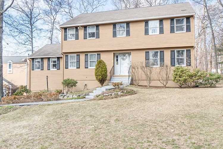 10 Treetops Lane Danvers, MA 01923 | MLS 73091880 Photo 1