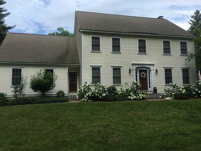 32 Lynne Dr Hollis, NH 03049