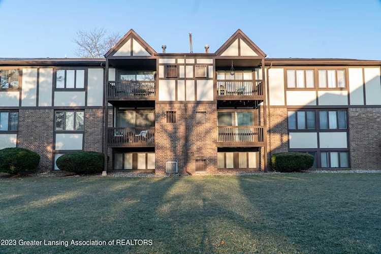 6150 Cobblers Dr East Lansing, MI 48823