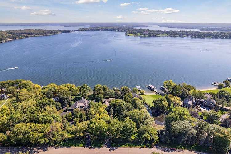 3105 North Shore Drive Orono, MN 55391