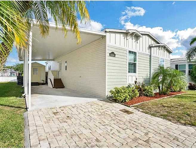 124 Plantation Boulevard Lake Worth, FL 33467