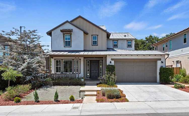 555 Christmas Tree Ln Santa Barbara, CA 93111