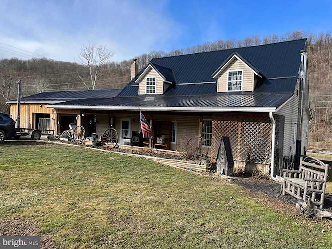 2031 Back Maitland Road Lewistown, PA 17044 | home for sale | KBB Photo 1
