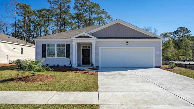2032 Ridgedale Dr. Conway, SC 29526
