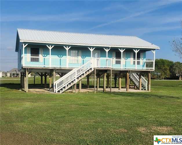 51 Bayview Dr Palacios, TX 77465