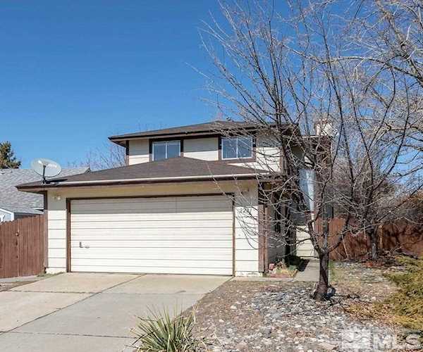2201 Wabash Cir Sparks, NV 89434-8878