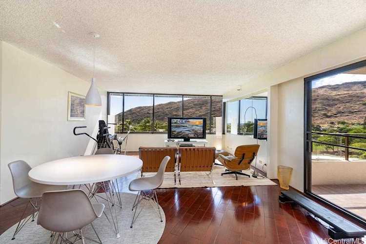555 Hahaione Street #5A Honolulu, HI 96825