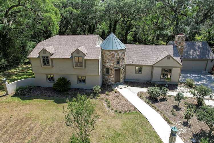 411 Skywood Dr Valrico, FL 33594