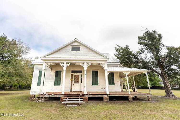 358 Forrest Ave Biloxi, MS 39530