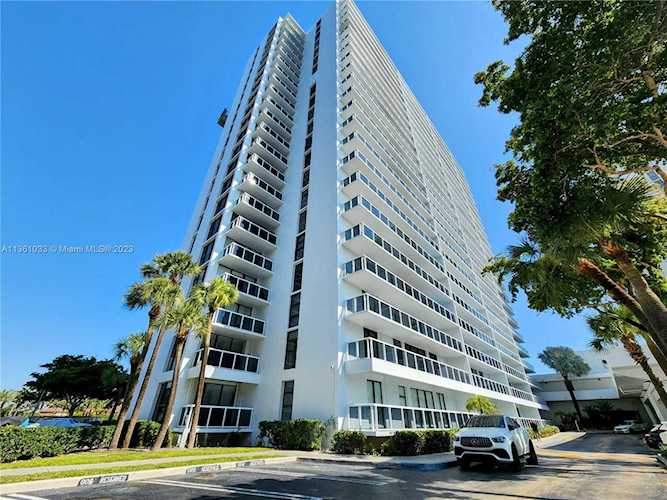 20505 E Country Club Dr #534 Aventura, FL 33180