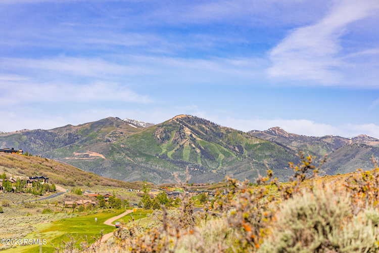 3727 E Tuhaye Hollow Kamas, UT 84036