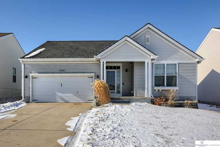 7752 N 107 St Omaha, NE 68122 | MLS 22302346 Photo 1