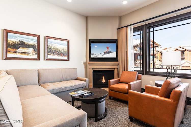 2100 Frostwood Blvd Park City, UT 84098