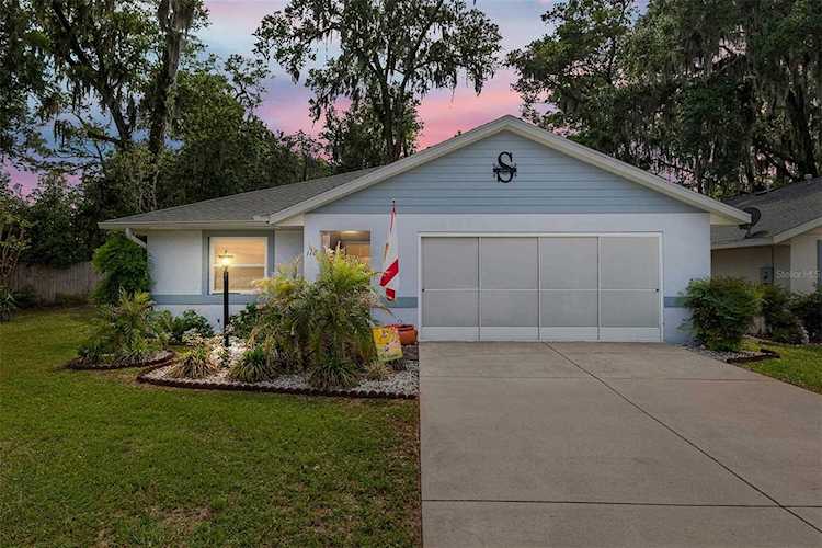 Ocala Homes and Farms Realty - Carla Lord Photo 1