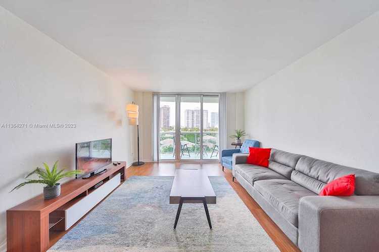 19370 Collins Ave #622 Sunny Isles Beach, FL 33160