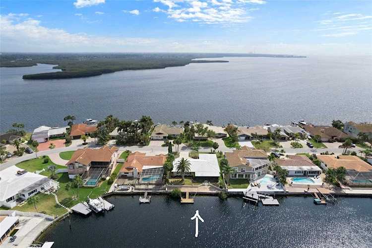 4945 Southshore Dr New Port Richey, FL 34652
