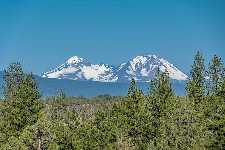4050 NW Northcliff Bend, OR 97703