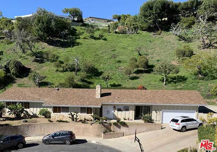 1053 Enchanted Way Pacific Palisades, CA 90272