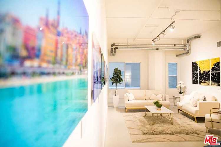 939 S Broadway #207 Los Angeles, CA 90015