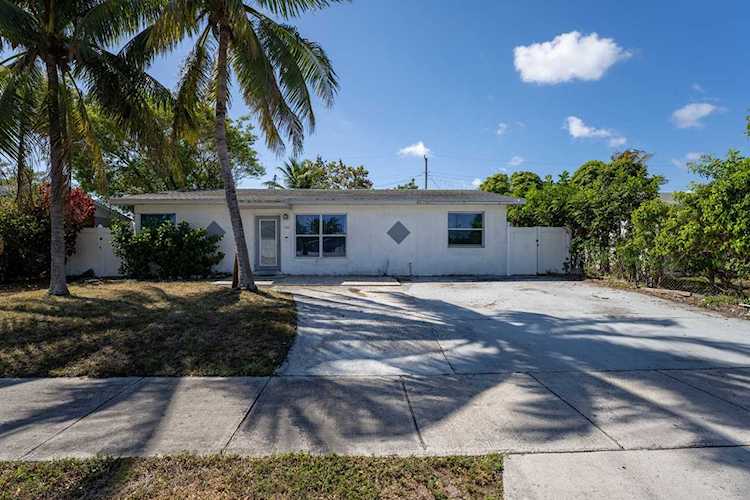 750 NE 43 Street Street Deerfield Beach, FL 33064