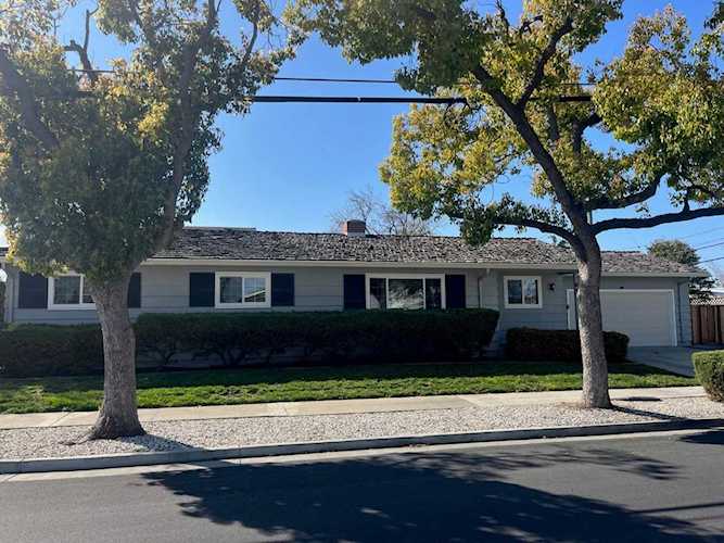843 Hibiscus Lane San Jose, CA 95117